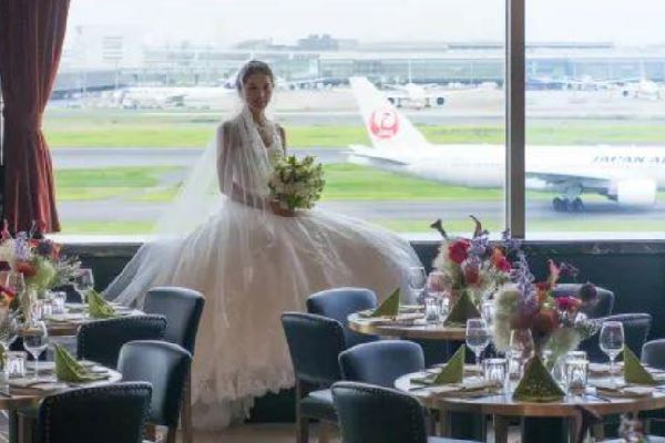 全日空活用因疫情停飞客机举办“机内婚礼”