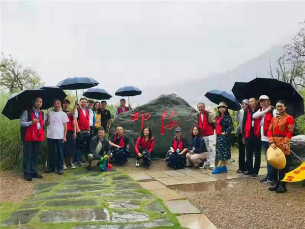 海外华媒代表走进凉山邛海 感受最美川南胜景