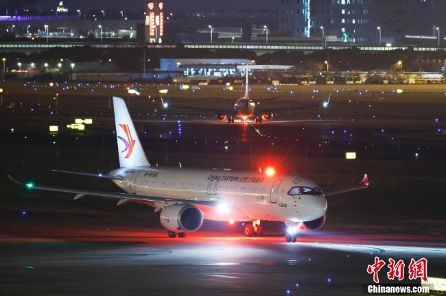 C919大型客机参加新加坡国际航空航天与防务展