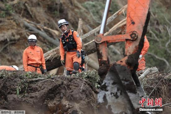 安倍赴北海道视察地震灾区