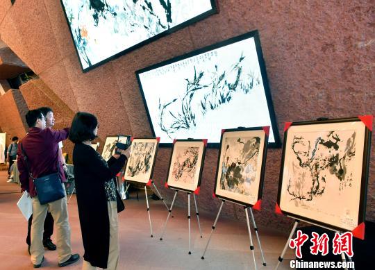 99岁国画大家刘伯骏捐作品义卖资助乡村教育