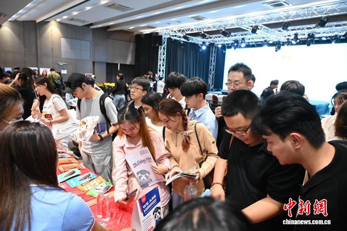 “中资企业进校园”活动在曼谷举办